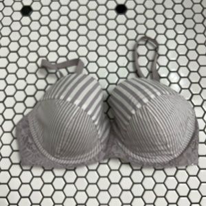 NWT Victoria’s Secret dream angels Demi bra size 36DD